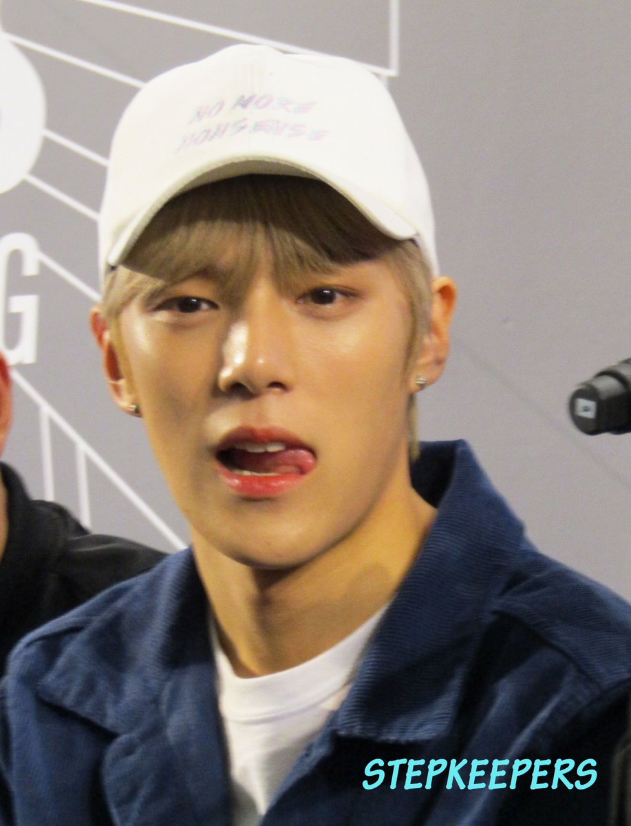 karmanmirl's tweet photo. 151130 MONSTA X @ Hollywood Plaza
#MONSTA_X #몬스타엑스 #원호 #주헌 #민혁 https://t.co/nd5jSad7OV