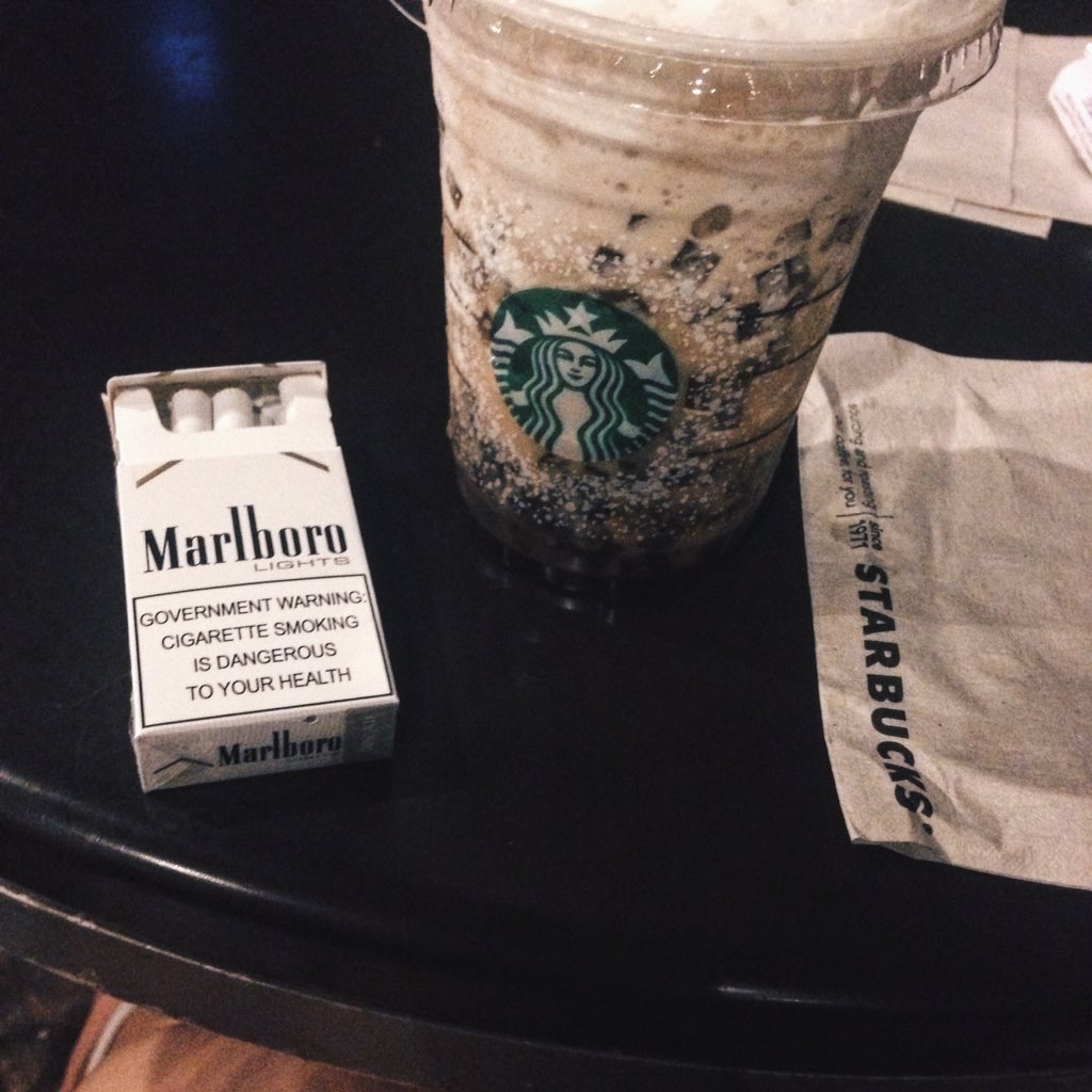 hitominkmura's tweet photo. please-dont-tell-my-mom kind of night #FirstTimeSmoking 🙊 https://t.co/tjA4GXOzyr