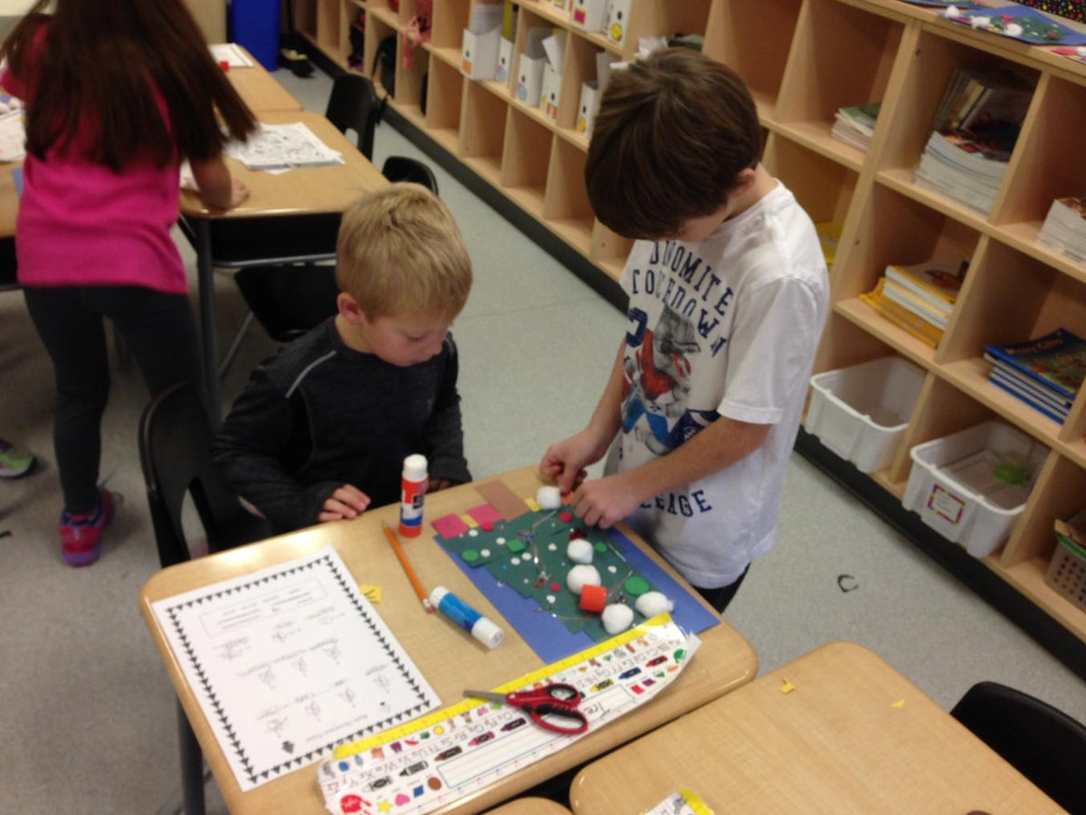 IgnatiusHawks's tweet photo. We are learning to use our knowledge of addition &amp; subtraction to make Xmas trees. #IgnatiusInnovation https://t.co/2N2fNG1vK3