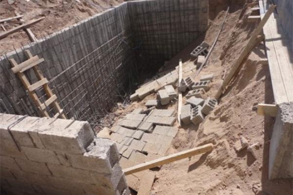 ajlnews's tweet photo. مصرع وإصابة 5 داخل خزان أرضي بالرياض

https://t.co/wJsuUW0Xwd

#الرياض #السعودية #الدفاع_المدني

- https://t.co/JDZVfgJ9OE