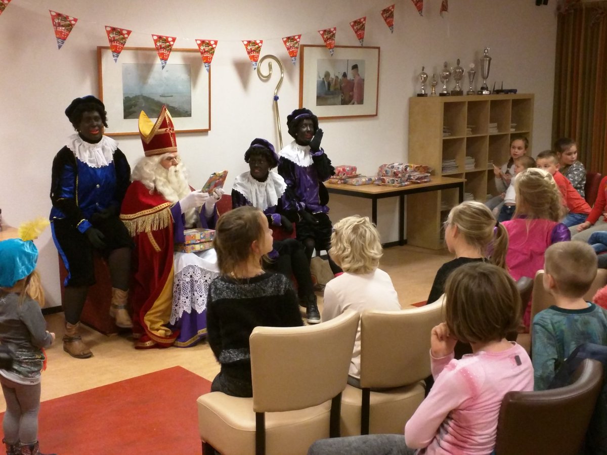 gbuprintmedia's tweet photo. Alle GBU kinderen weer in spanning.. Sint en zijn pieten op bezoek! https://t.co/yO0WtucubH