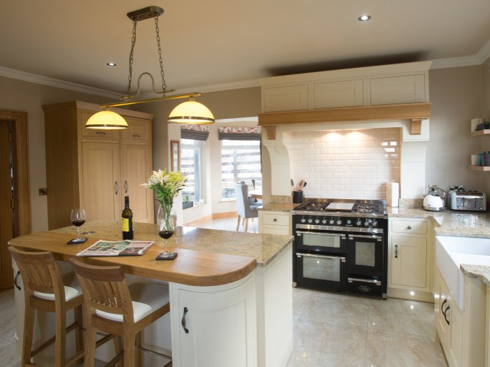 PWSDistributors's tweet photo. This Milton Ivory project by @WB_Kitchens has an understated elegance that's easy to live with, fab before &amp; after https://t.co/rIwuQMZhB7