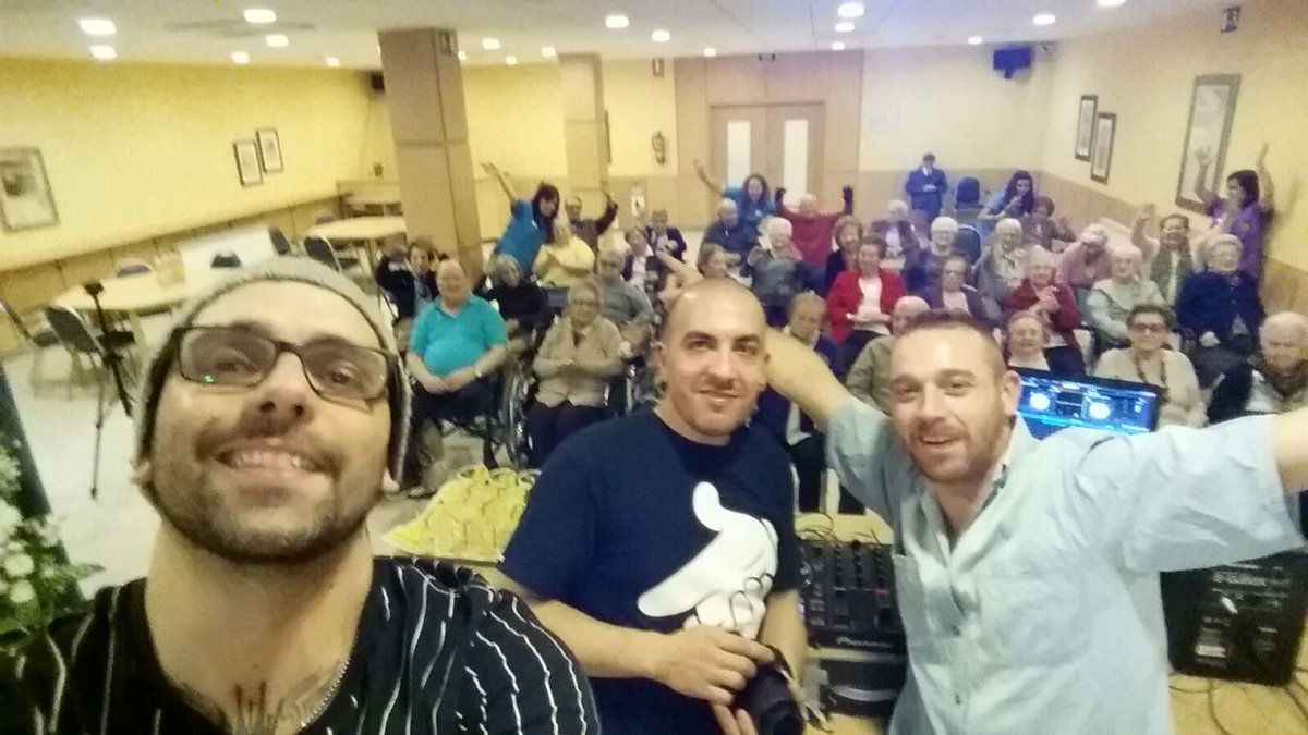 Como en casa con esta nueva familia para el reto 6!!! de <a href="/DesaliaMusic/">Desalia Music</a> <a href="/RonBarceloSpain/">RONI🔥</a> !! En nada el video! !