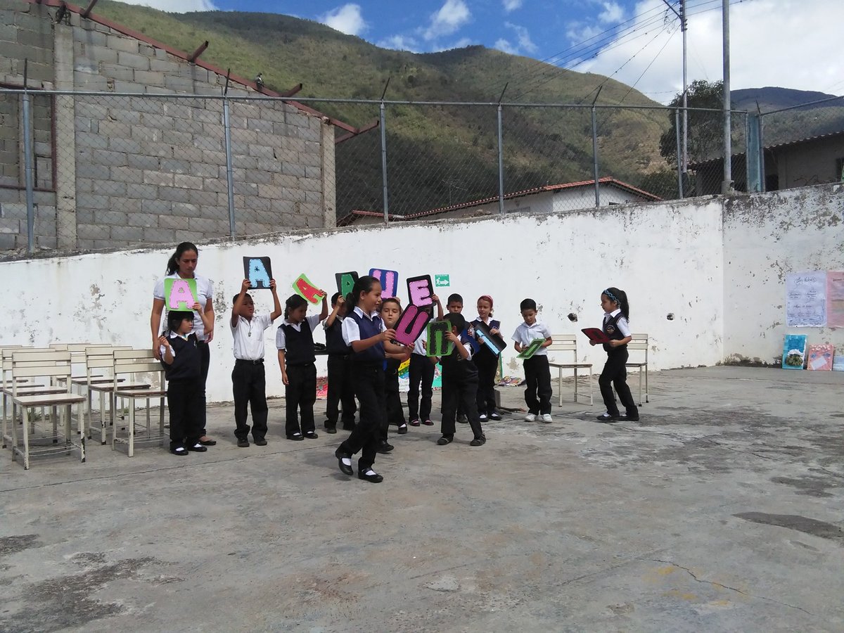 ESCUELAVENEGARA's tweet photo. @vimi3v @carloschaconlg @NER599 @cra_rpajauregui @SalaSjauregui Cierre de Proyectos https://t.co/MdQVATTPUG