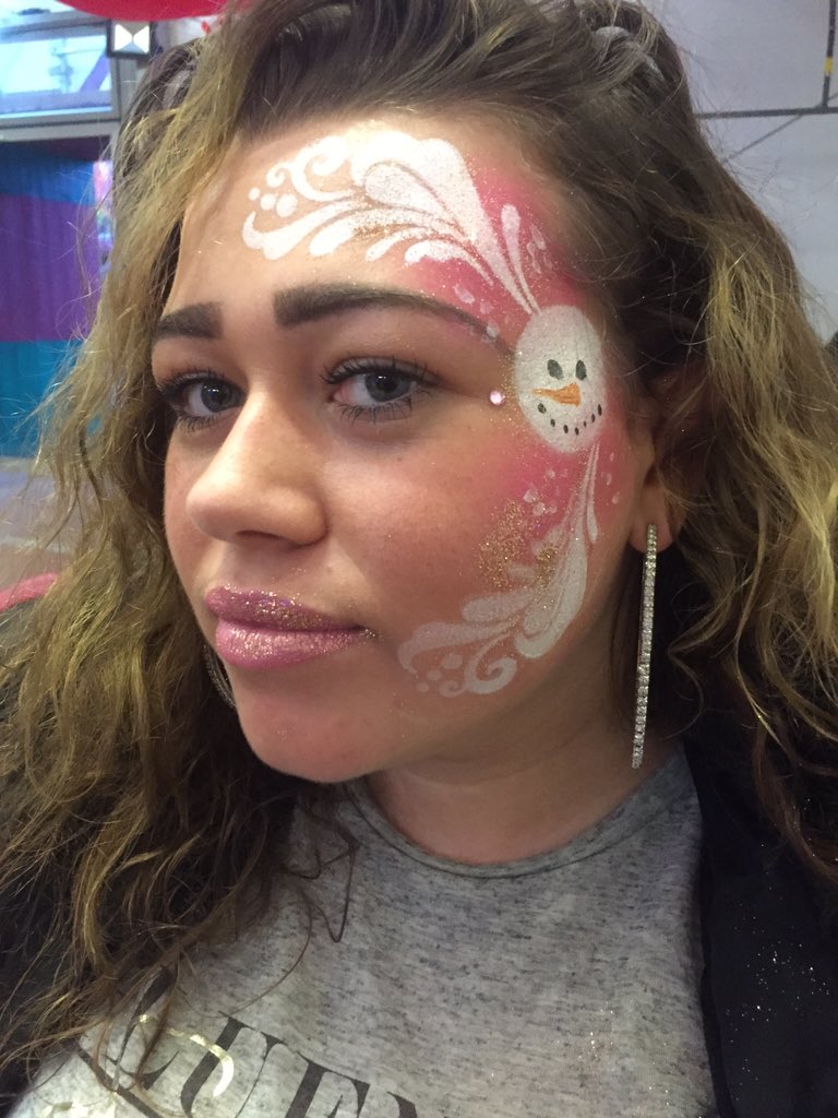 createfacepaint's tweet photo. Winterville is on a ad so are we ... Come down every w-e till the 23/12! #facepainting #kids #xmas #food #market https://t.co/0JJCMsuG82