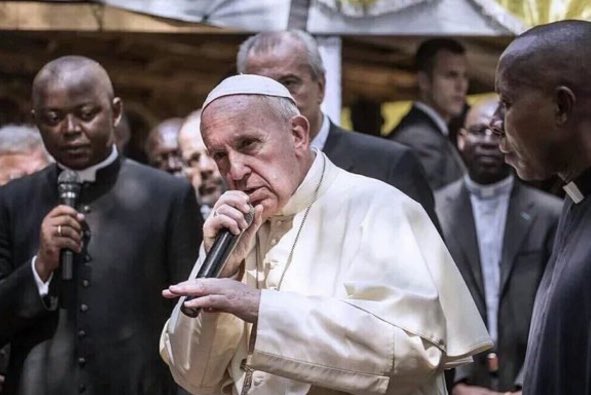 stefanr092's tweet photo. Hand on the mic, hand on the bible, these nuns chasing after me, but Jesus is my idol! #PopeBars https://t.co/7eATkiiSMt