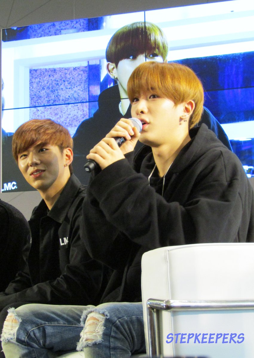 karmanmirl's tweet photo. 151130 MONSTA X @ Hollywood Plaza
#MONSTA_X #몬스타엑스 #기현 #원호 https://t.co/GiM4HvQdEG