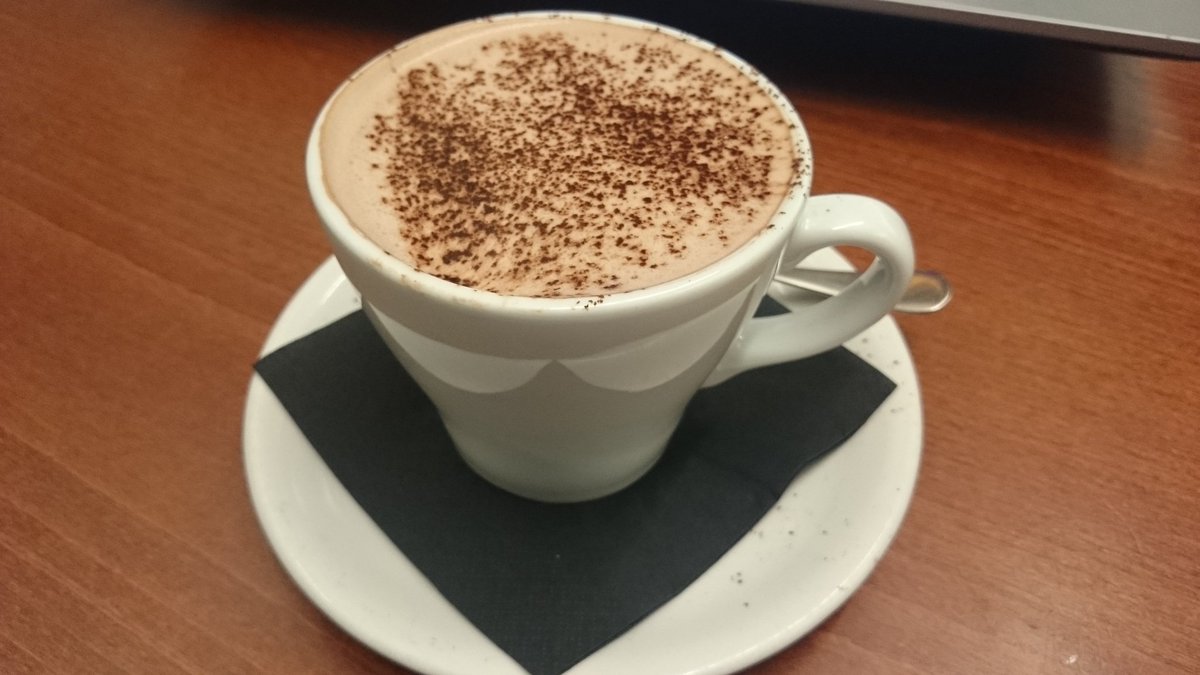 Turtypie's tweet photo. Yummy hot chocolate.  Just what I need on a wet and blustery day like today. @BordeauxQuay https://t.co/E7FoDiSRza