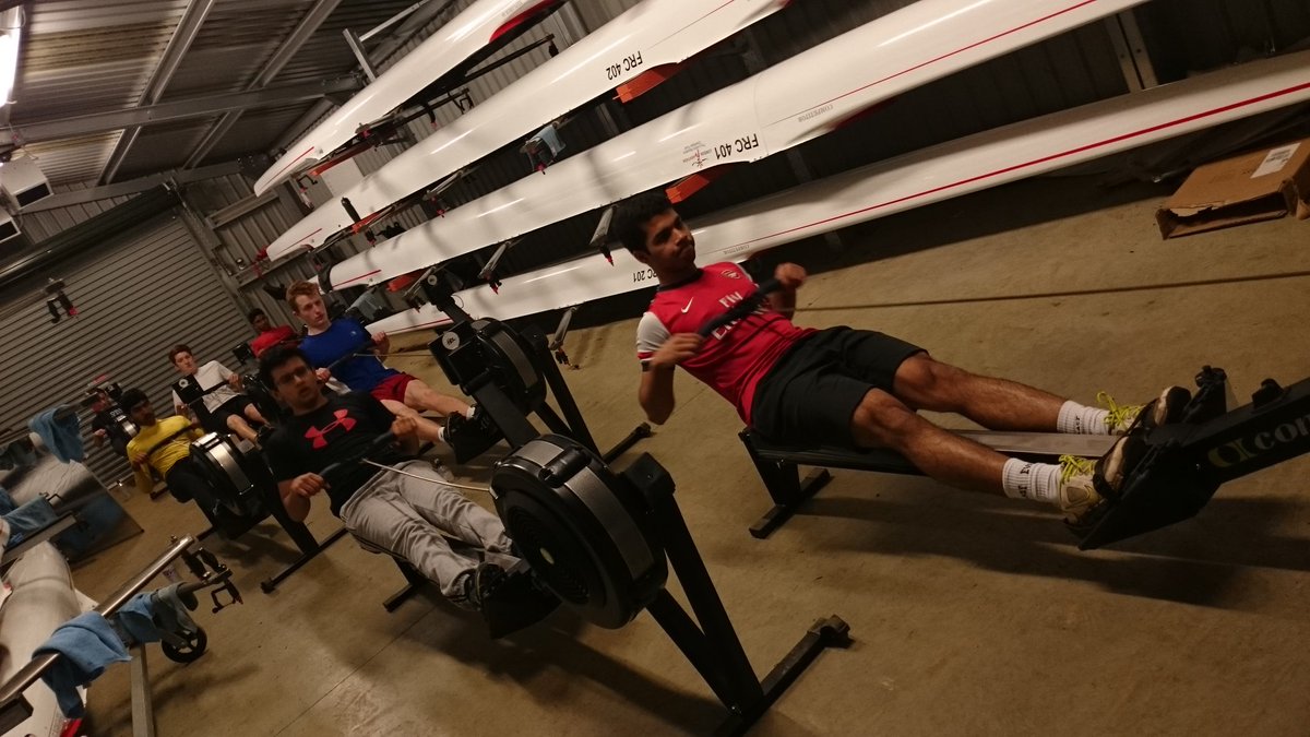 Getting their sweat on! <a href="/EJGay/">Ellie Darcy</a> <a href="/FairlopRC/">Fairlop Rowing Club</a> <a href="/LYRowing/">London Youth Rowing</a>