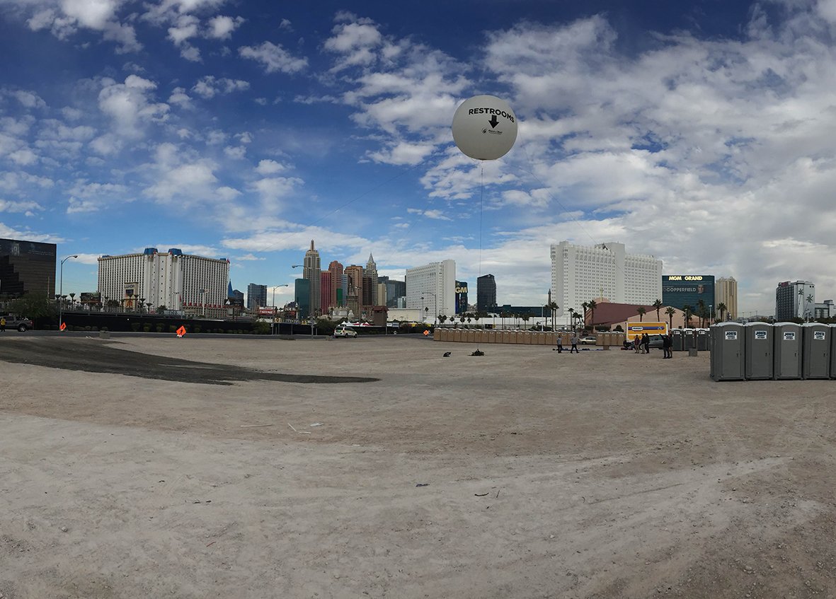 airstar_light's tweet photo. Rock'n'Roll marathon in #LasVegas with a Lunix 500 by @Airstar_America #lightingballoons #sport #event https://t.co/jgH8OErWc5