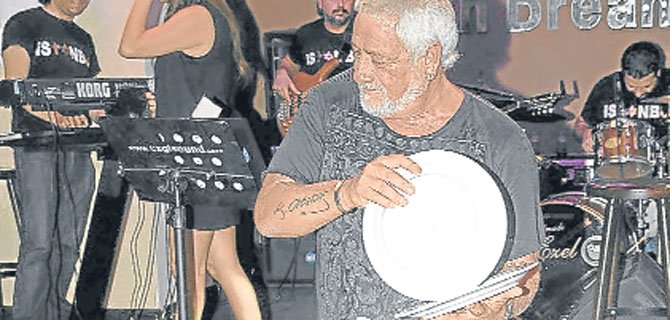 #Yılbaşı yaklaşıyor ve siz hala en iyi #parti ye gidebilirsiniz.
tatilpanosu.net/yilbasi-2016.p…