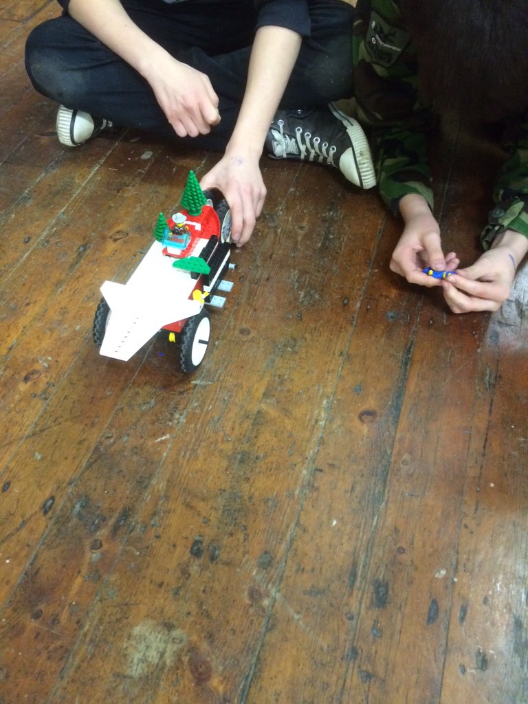 1032DF's tweet image. Testing our #engineering skills tonight with rubber band powered @LEGO_Group vehicles #ChallengeYourself #whatwedo