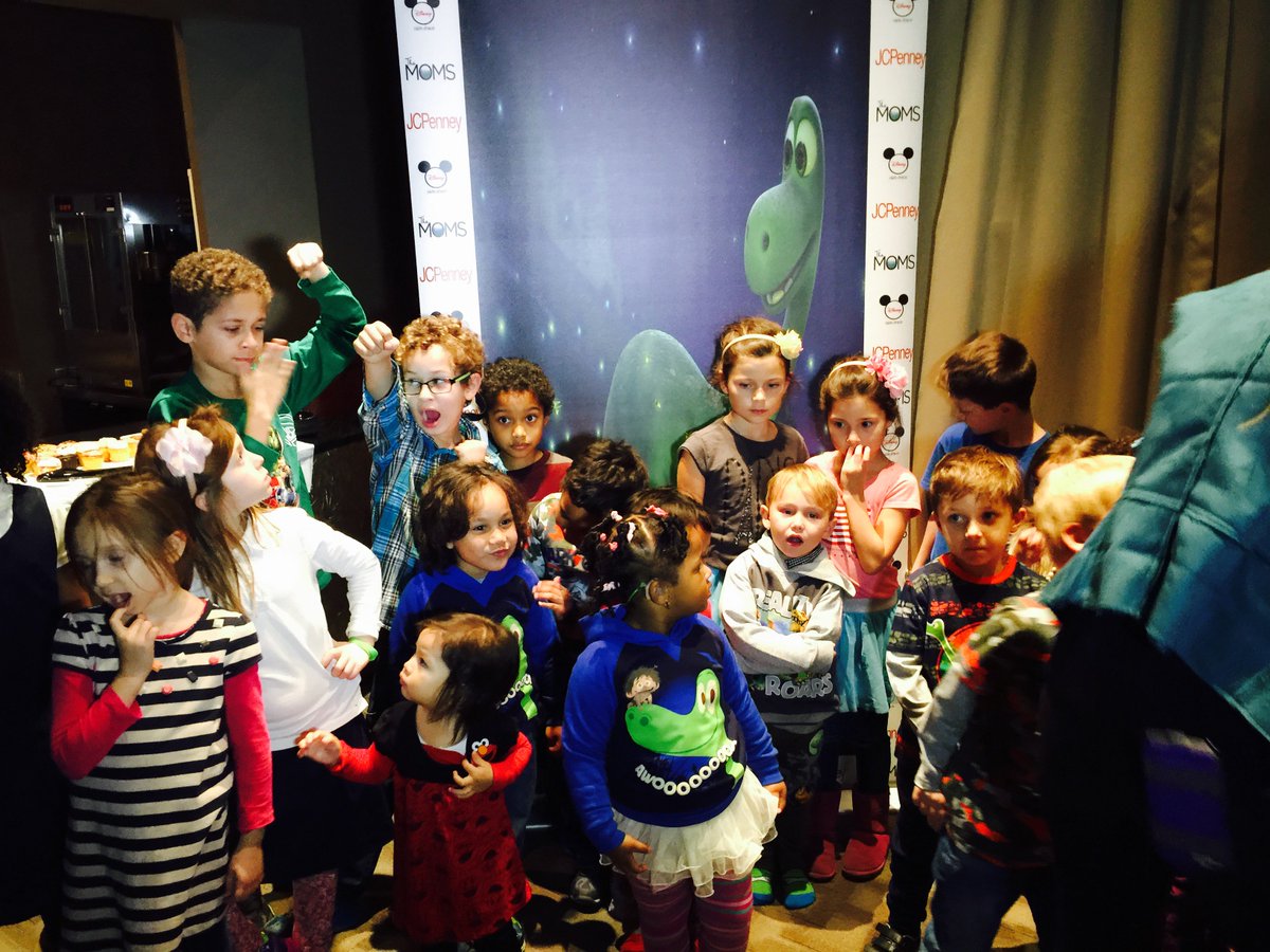 donatellaarpaia's tweet image. EVERYONE is looking too ADORABLE in their Okie Dokie's by @jcpenney #JCPMoms 
@TheMOMS #JCPStyle