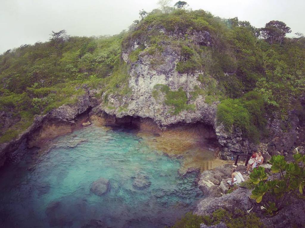 ZoVirtue's tweet photo. Finally got to explore today #Niue #LimaPools https://t.co/N3IdDlhdes https://t.co/VvdRx3OP5X
