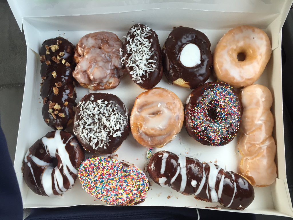 IdfkKaley's tweet photo. Got me some donuts 🤗 https://t.co/k6LfDNiRTV