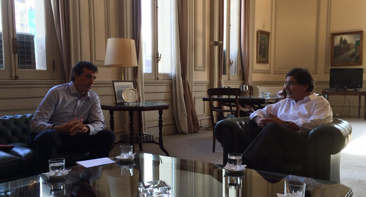 Hoy me reuní con el ministro <a href="/AlbertoSileoni/">Alberto Sileoni</a>, y definimos una agenda de trabajo conjunta hasta el 10 de diciembre.