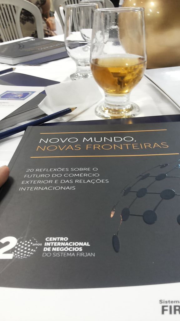 cervaDuDon's tweet photo. Equipe Du Don na premiação de empresas sa região! Parabéns aos ganhadores.  
#DuDon
#FIRJAN
#Ferreira https://t.co/NcJDP7yehy