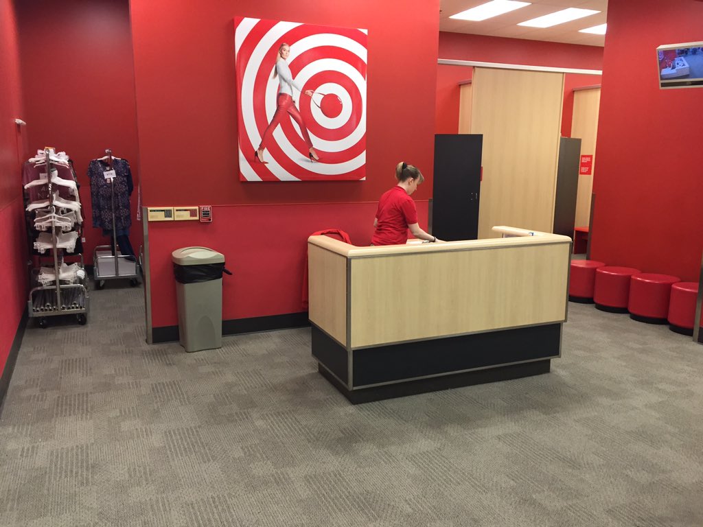 S2Roche's tweet photo. All set to drive SL sales today at 1109! 👚👕👖👔👗 #cleanandcurrent @MDB729 @mckay_don @MirelaRad @neilstrongTGT https://t.co/sDBjVqRGAm