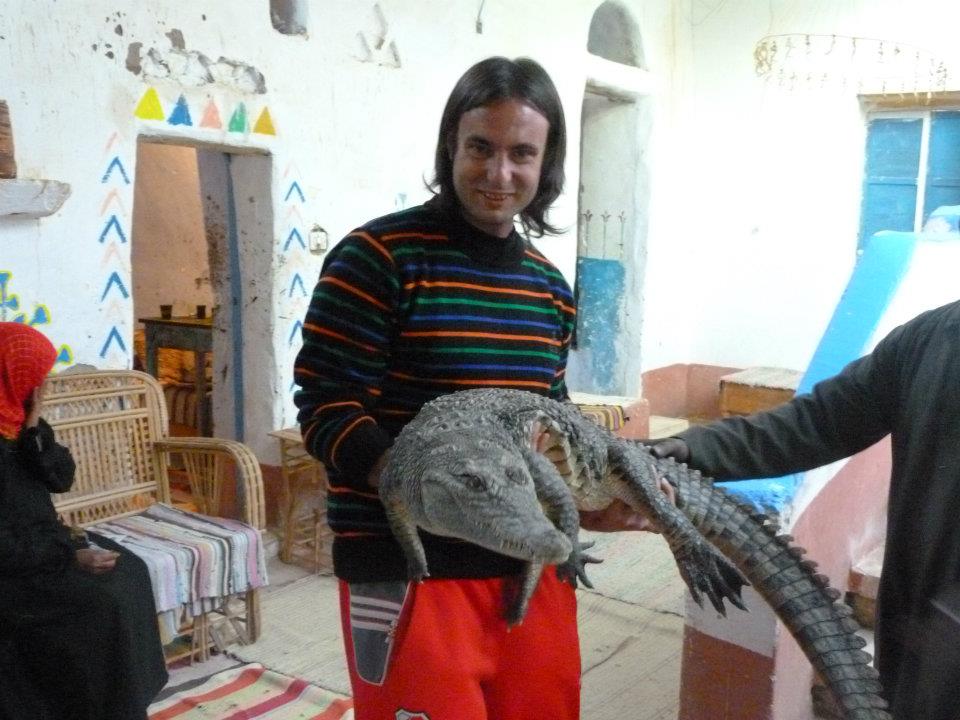 #AJaponConBastaDeTodo <a href="/bastatodo/">bonustrackmetro</a> con pantalón millo, TODO x RIVER, si ganan en JAPON, besito en la boca, jeje !!!