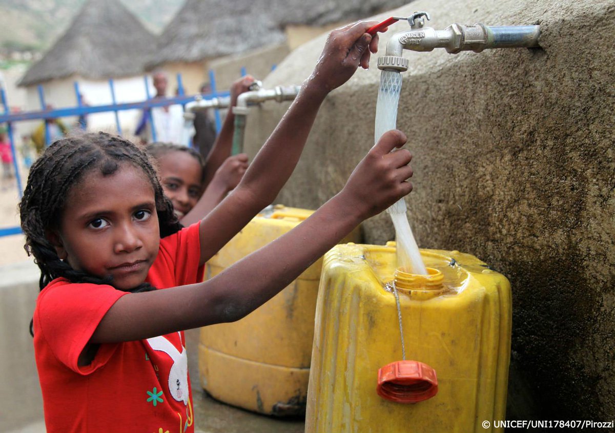 UNICEF's tweet photo. Did you know that nearly 160m children worldwide live in drought-prone areas? #COP21 #climatechange https://t.co/tqqnygHleS
