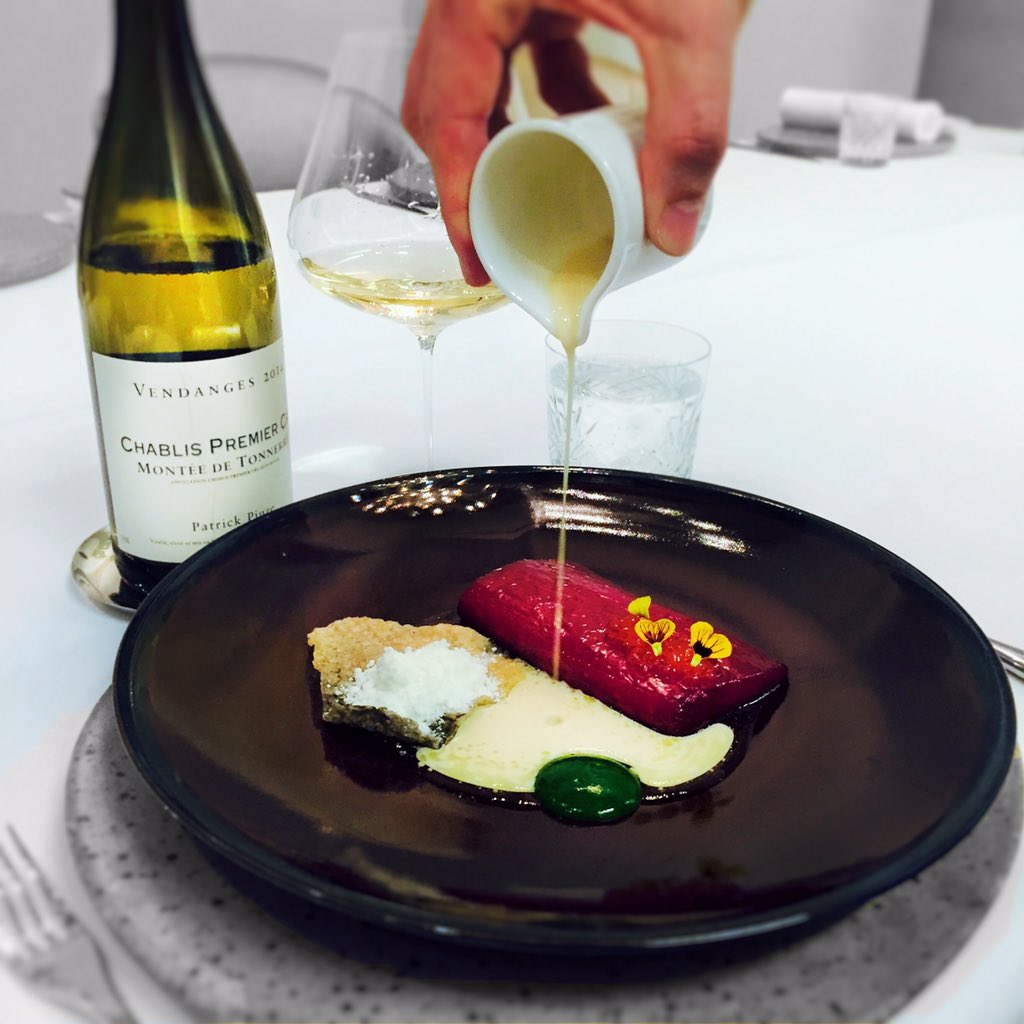 Juni_NYC's tweet photo. Pomegranate Atlantic Salmon w/ yogurt cotta, paired with the Patrick Piuze 1er Cru Montee de Tonnerre @shergatt https://t.co/H9eH1pwqOg