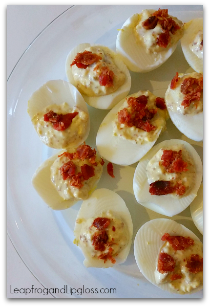 Bacon+Ranch adds a new spin on traditional deviled eggs! leapfrogandlipgloss.com/bacon-ranch-de… #hormelfamily <a href="/HormelFoods/">Hormel Foods</a> #foodie