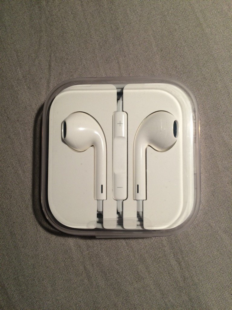 RocioSMiras's tweet photo. Vendo "EarPods " en #wallapop  https://t.co/pkuDbGjc3P https://t.co/kUSCZ7lM7r