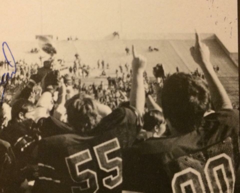 _dalynn's tweet photo. 1987 Championship below, can't wait to get pics of my boys of 2015!! https://t.co/NTmtCGTXqp
