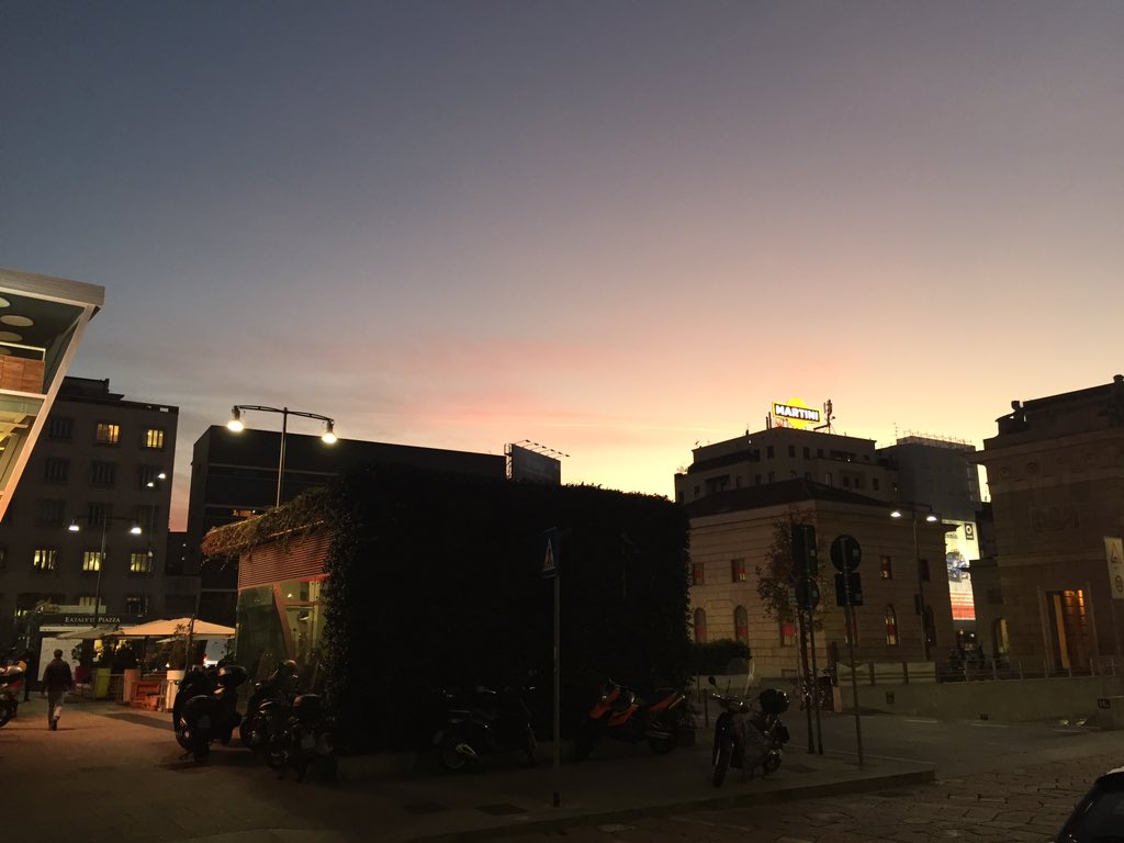 DPludwinski's tweet photo. Milano senza filtri. #bellaMilano https://t.co/ggSnmZlL1t