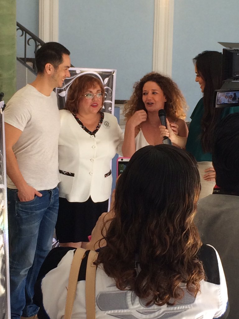 Ponchote's tweet photo. 17 entrevistas tenemos hoy para @ObraPanDeMuerto en Mérida! Q GRAN recibimiento! https://t.co/4tEFJEoVxW