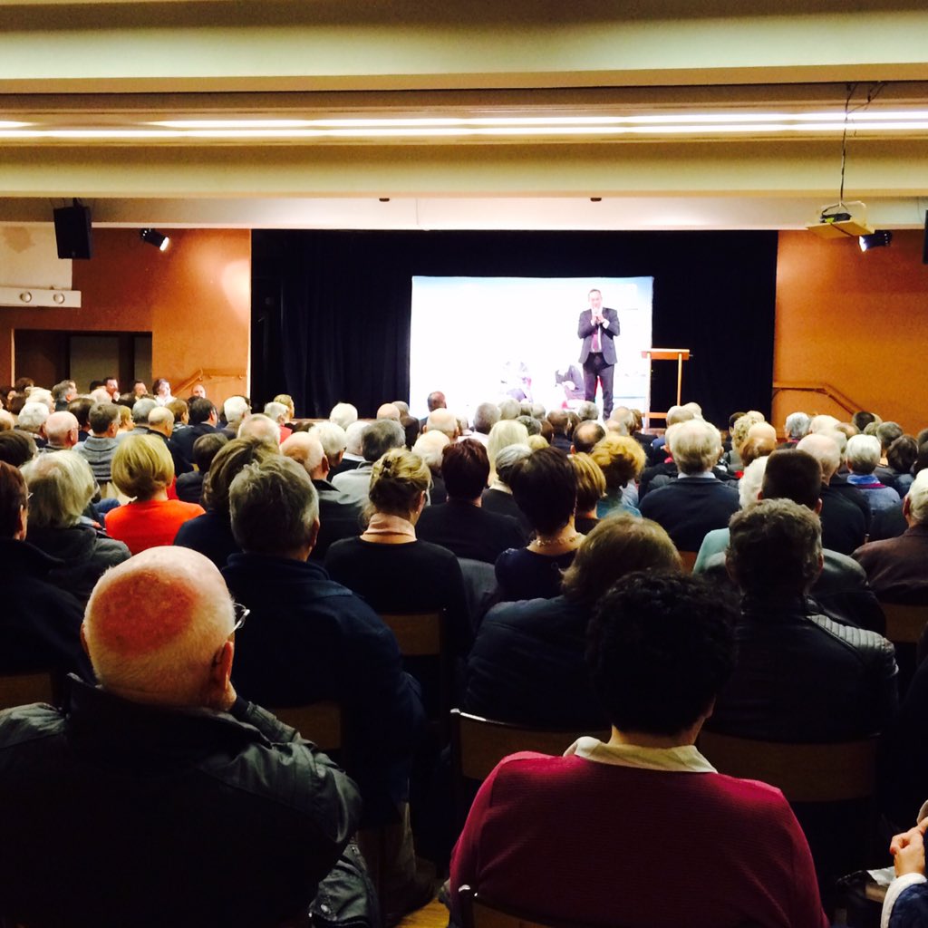 DavidRobo56's tweet photo. L'identité et la culture bretonne ne sont pas que de gauche !La preuve ! @Enavantbretagne #marclefur2015 https://t.co/xEH673hayo