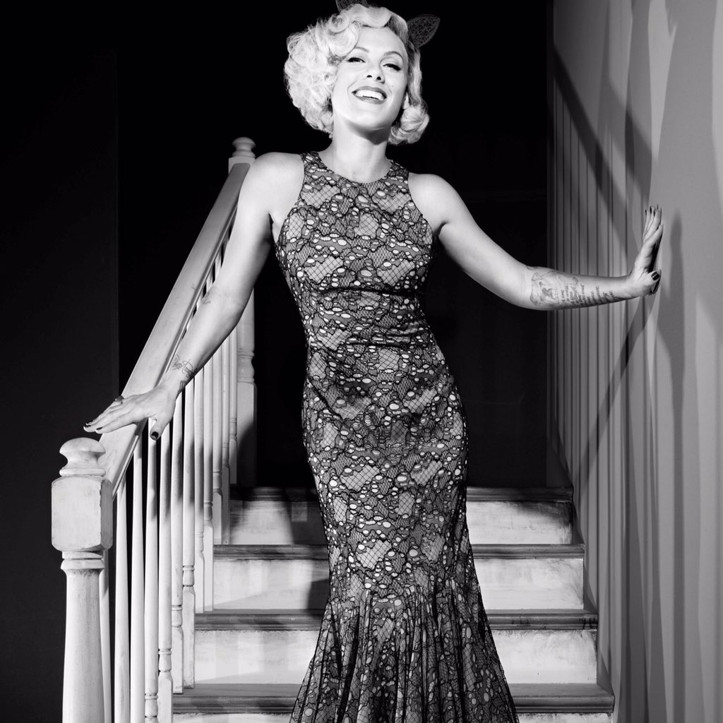 PinksusChrist's tweet image. P!nk sales:

Albums: 47,000,000+
Singles: 93,000,000+
DVDs: 2,550,000*

Total record sales: 142,550,000+