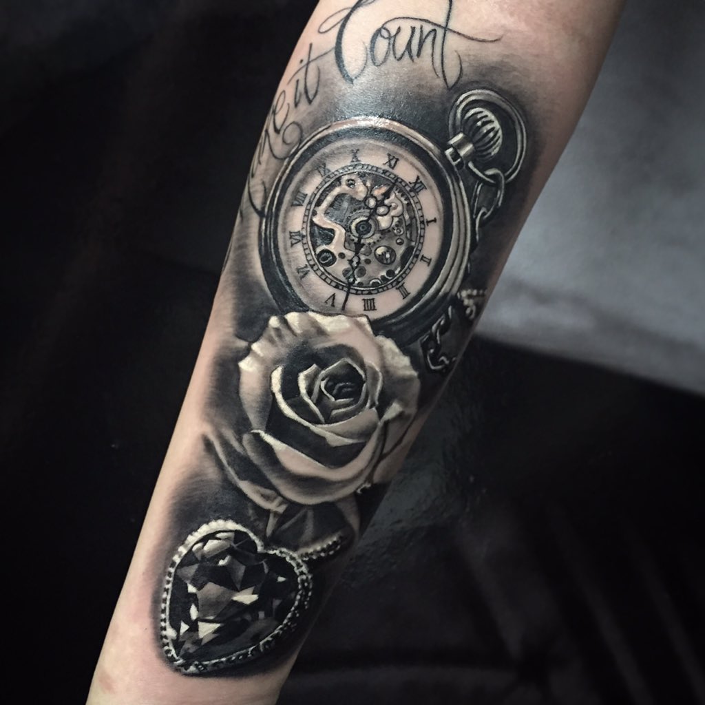 ArronRawTattoo's tweet photo. She sat well today for her 1st tattoo.
Make it Count https://t.co/vJL5UkfVze