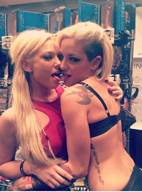 @KissaSins @contentwh0re I have this one from AEE. ? #restingbishface ? https://t.co/XdIoK1L0Mh