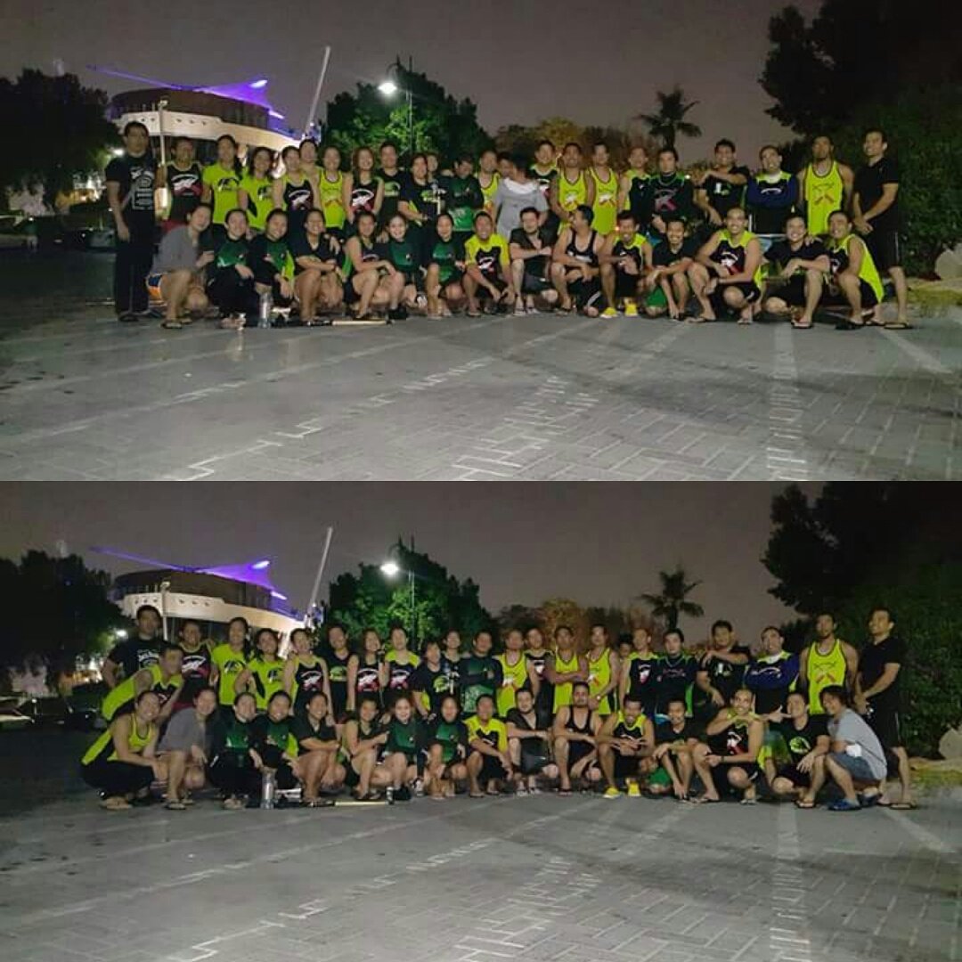 DWD_dragonboat's tweet photo. Monday night full boat paddling. #dragonboat #dragonwarriorsdubai #RelaxInDubai #MyDubai #watersport https://t.co/yL6YWXxKDY
