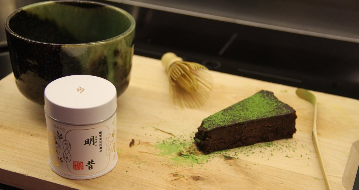 TheMAKTruck's tweet photo. Finishing off the weekend juice cleanse. #flourless #chocolate #torte #matcha #foodporn #thesweetestplace https://t.co/s3Ys1WA3Mw