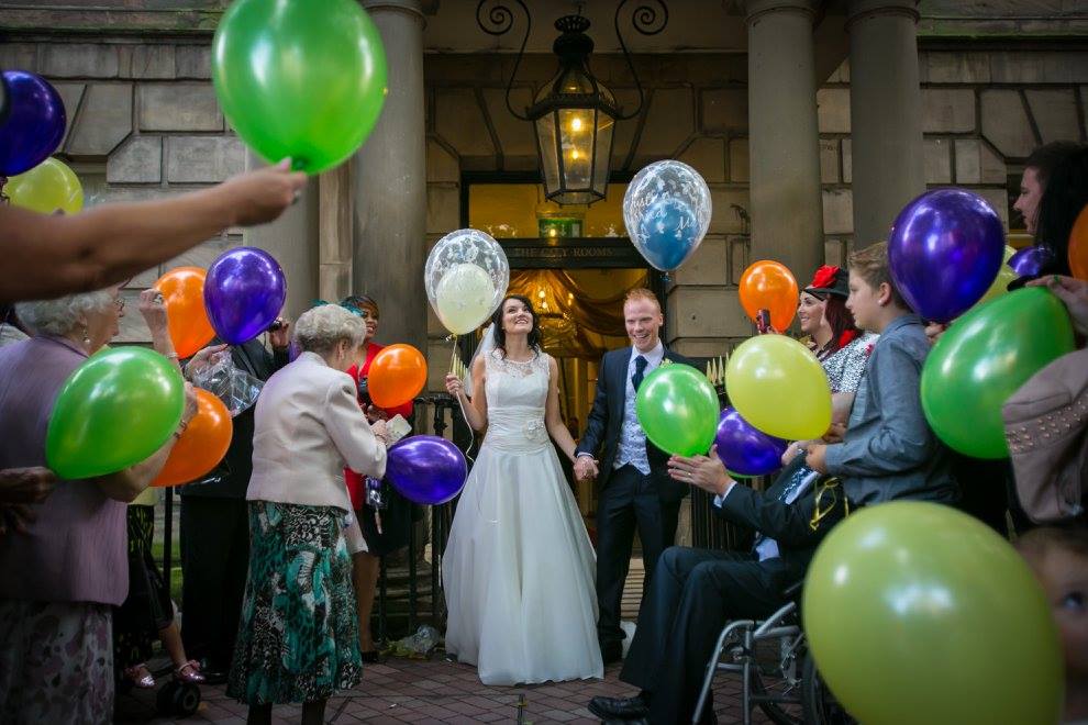 TheCityRooms's tweet image. Balloon releases are a fab idea for a #wedding this couple did it so well at The City Rooms! #weddingideas