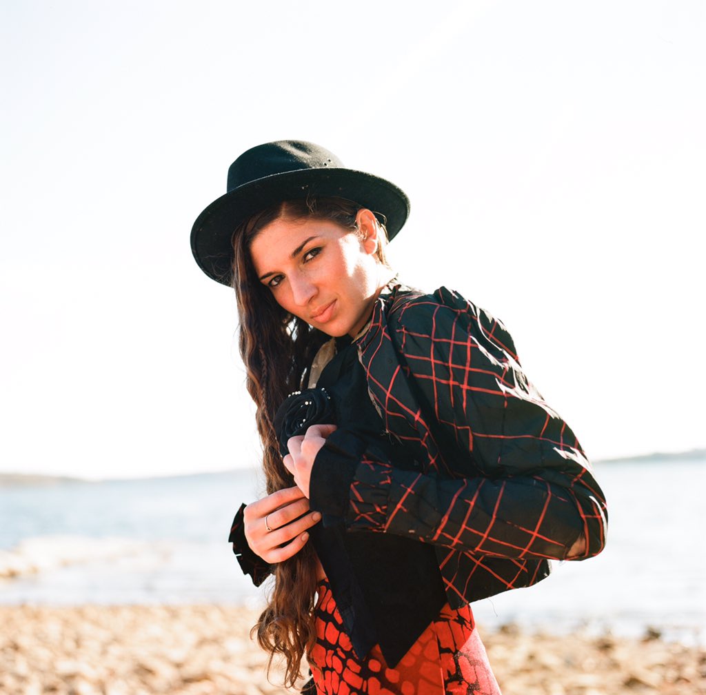fiddlinfaye's tweet photo. A recent #photoshoot w/ the amazing Jennifer Stalvey in #Nashville #TN📸#matador #model #highfashion #gypsyfiddle https://t.co/PsWJ65NuQC