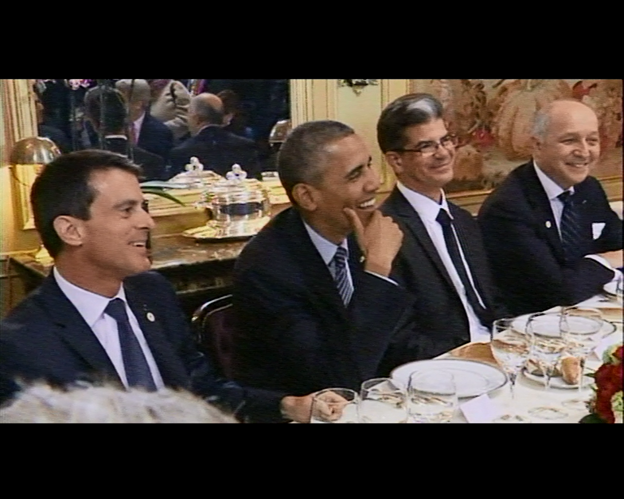 markknoller's tweet photo. Pres Obama says he'll order whatever Pres Hollande recommends at the pricey French restaurant. https://t.co/db2VDFu32t