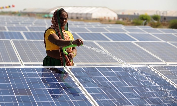 India unveils global solar alliance of 120 countries at Paris climate summit
theguardian.com/environment/20…