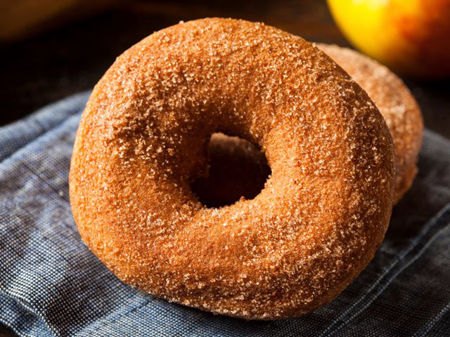 allyou's tweet image. Hands down, this is the best apple cider donut recipe we've tried: trib.al/RQUGDjB