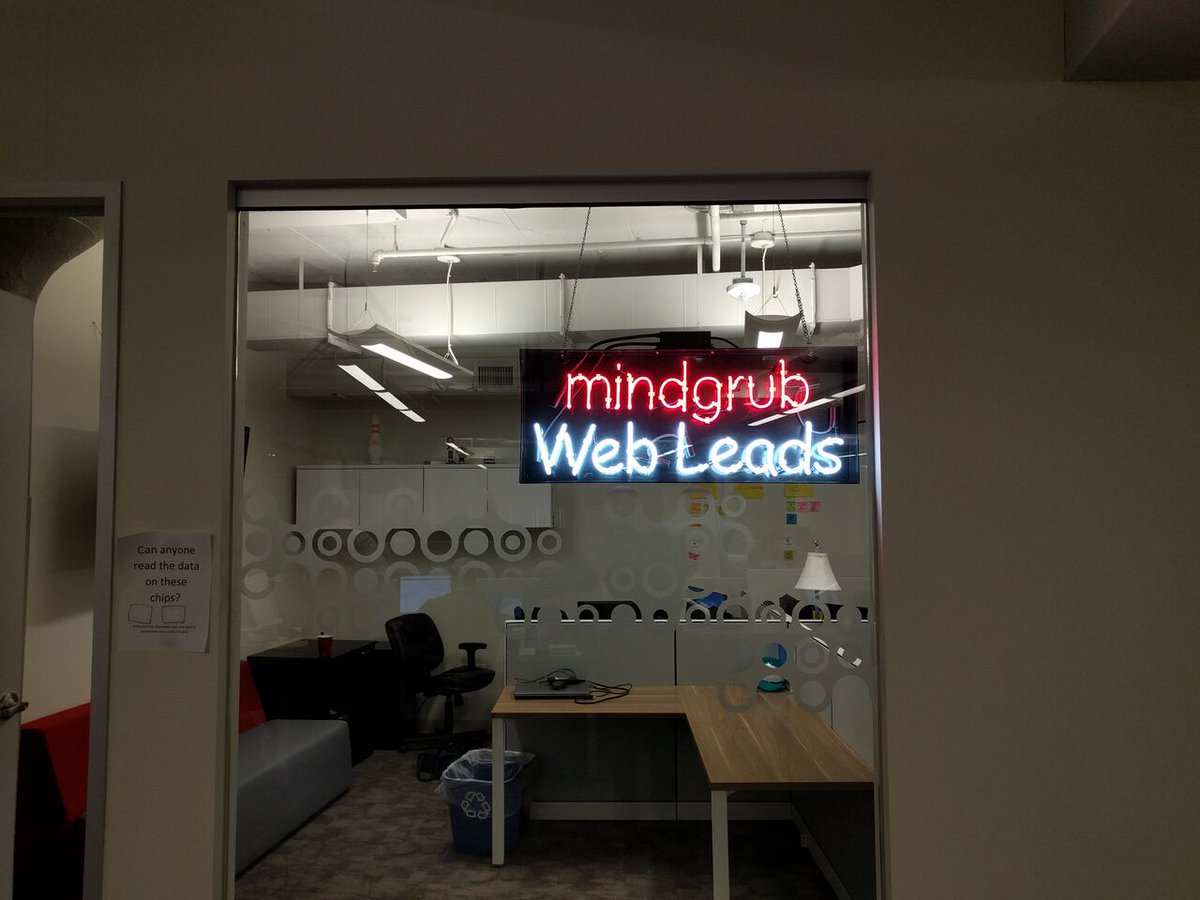 derimagia's tweet photo. New decor thanks to @rvtraveller26 for @mindgrub's Web Lead office! https://t.co/RjC9ISUaMW