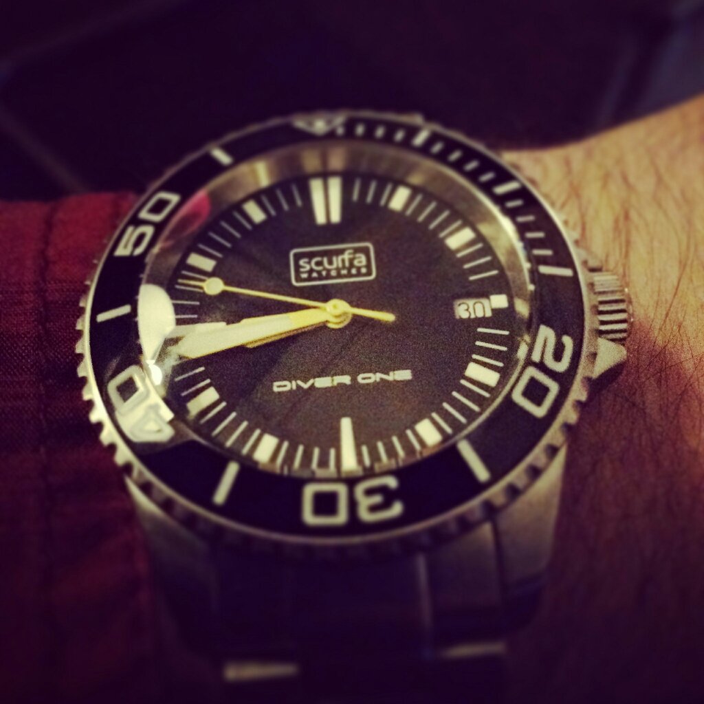 BukkoB's tweet photo. De postbode is geweest, als een kind zo blij :-) #horloge #scurfa https://t.co/9R7xLZKu05