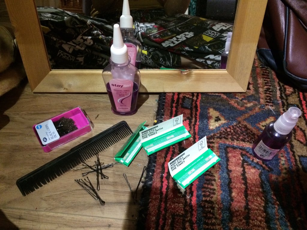 Prepping hair for #TCOI Xmas drinks tomo. no perm papers in stock? whack out the rizla... <a href="/burlesquecheek/">Shimmys</a> #burlesque