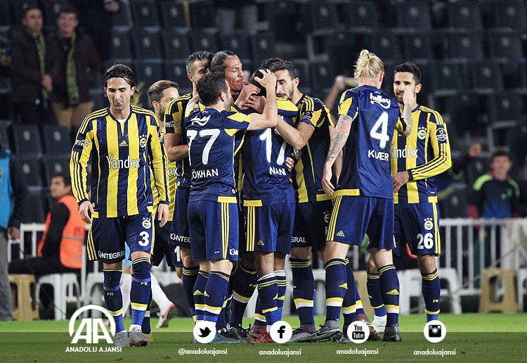 aa_spor's tweet photo. Fenerbahçe, Spor Toto Süper Lig'de 13. haftanın kapanış maçında, Trabzonspor'u 2-0 yendi https://t.co/sqhAdkTR9I