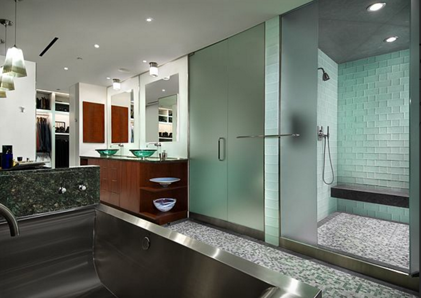 luxemagazine's tweet photo. This sleek, ultra-modern bathroom was completed by Studio Villanueva Architecture: https://t.co/L9bY2exsfb https://t.co/Yv0yvJgkBd