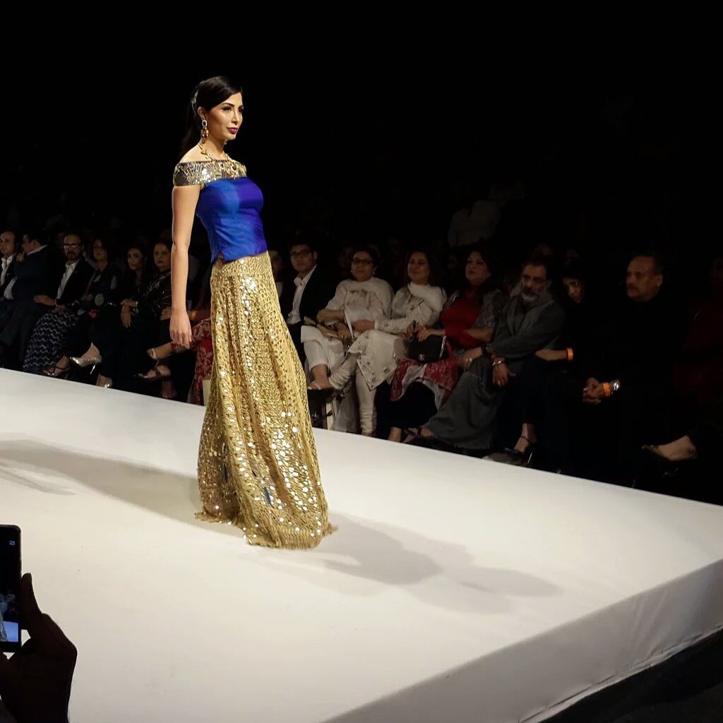 Nishsayss's tweet photo. #Delphi By #NidaTapal #WinterFestive #FashionPakistan #FashionBlogger #Nishsays #Ramp #Models #Urdu1 https://t.co/OgTbZfJFvx