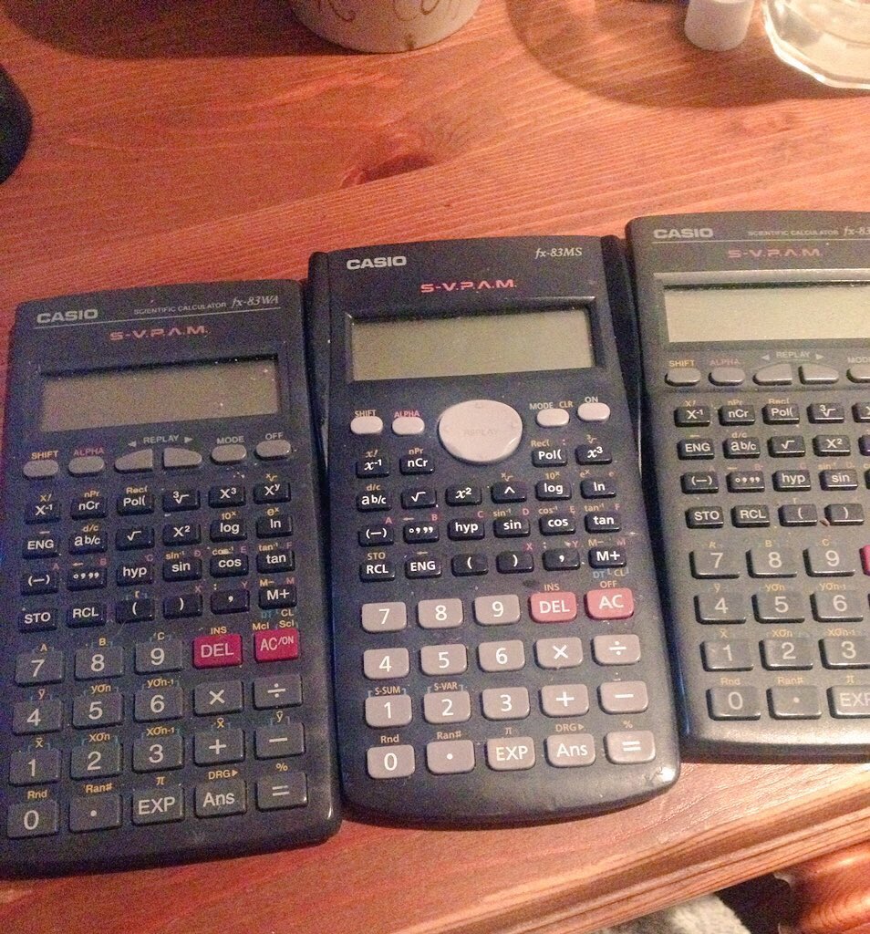 Tess_invests's tweet image. 3 calculators and none of them work and the one on my phone is so poor and I NEED to do some sums #actuaryproblems