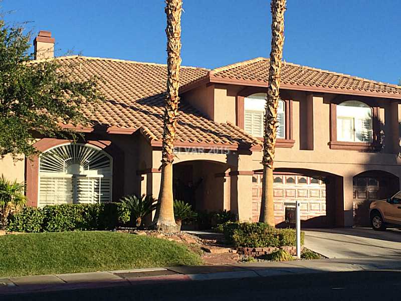 EpicRealtyLV's tweet photo. 3820 RUSSET FALLS ST- MUST SEE! 6BD 4BA home, 4400+ SQ FT.! Beautiful pool &amp; spa! Call us today to view it! https://t.co/K9UyUFCQhx
