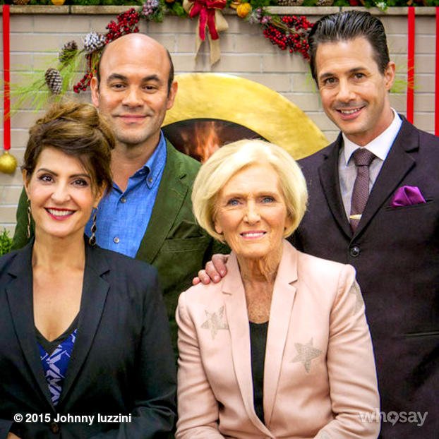 JohnnyIuzzini's tweet photo. Tonight is the night! The premiere of the Great Holiday Baking Show @abcNetwork 10pm/9C - tune in for a SWEET ride https://t.co/cQWHcNQpAM